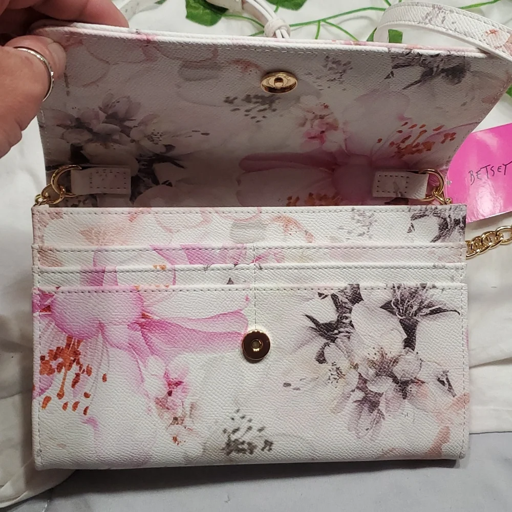 🎄NWT BETSEY JOHNSON WALLET🎄 - Picture 7 of 8